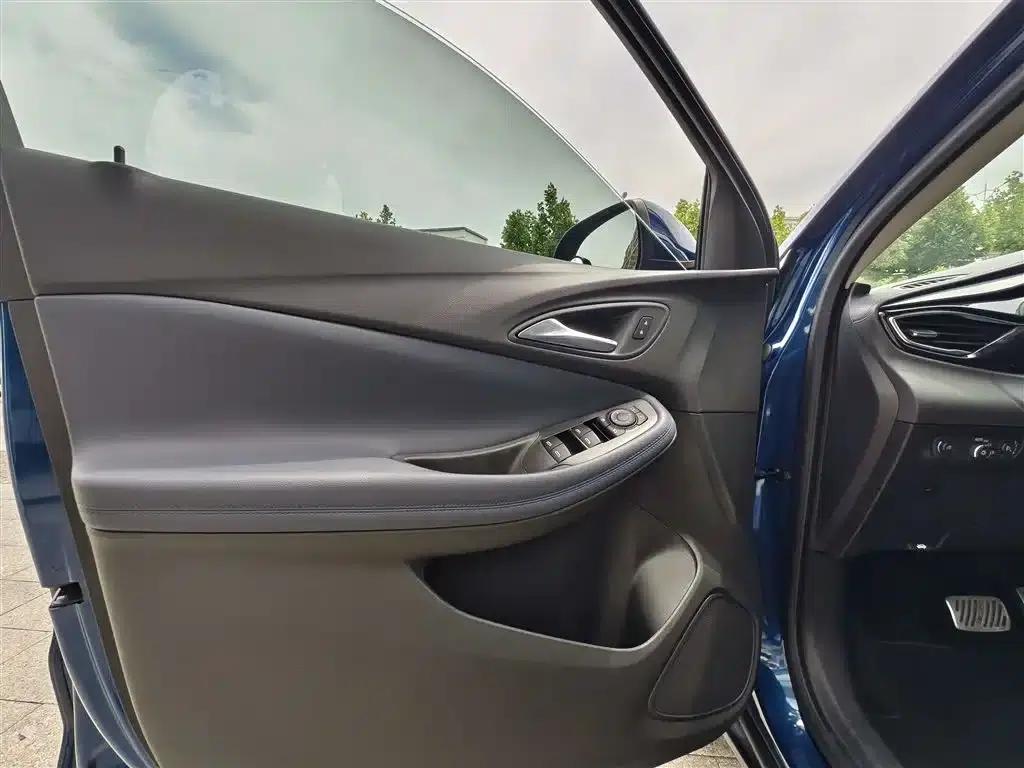 Encore GX 2022 332T CVT 2WD Luxury — миниатюра 6