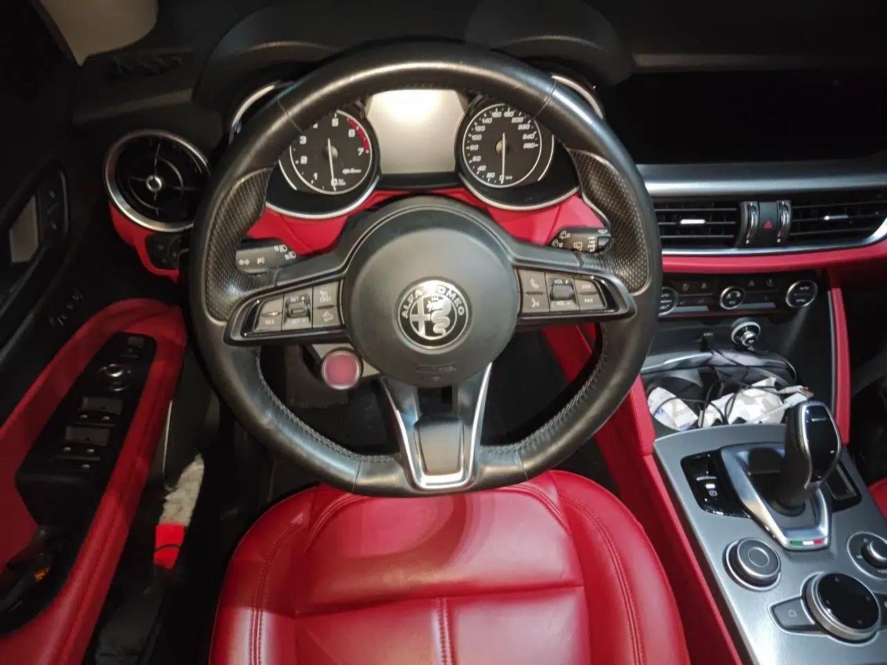 Alfa Romeo Stelvio 2020 2.0T 280HP Luxury Edition — миниатюра 11