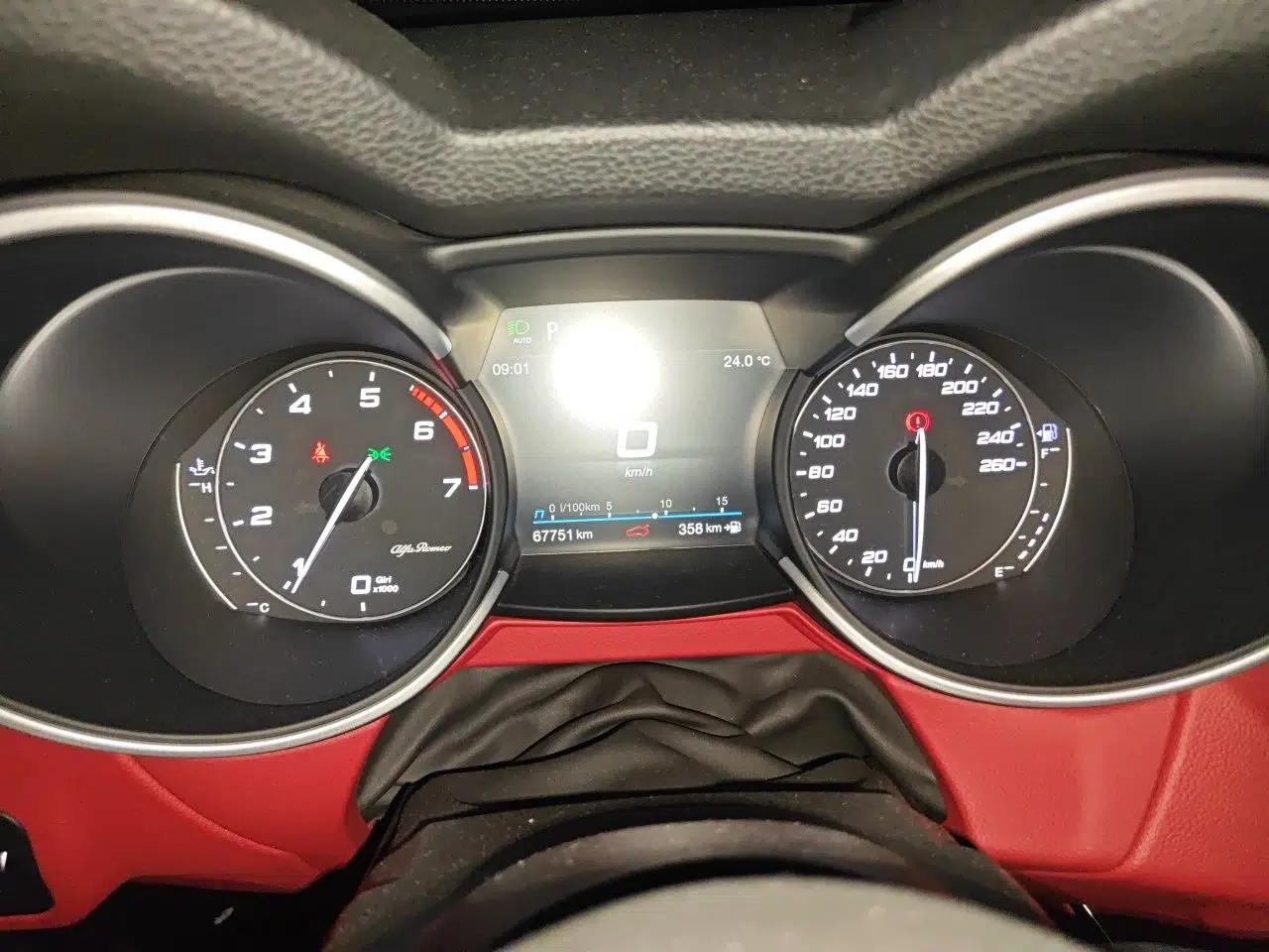 Alfa Romeo Stelvio 2020 2.0T 280HP Luxury Edition — миниатюра 12