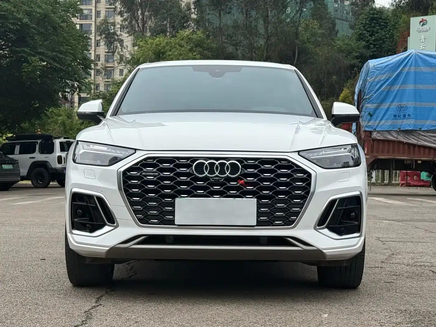Audi Q5L Sportback 2021 40 TFSI Luxury — миниатюра 2