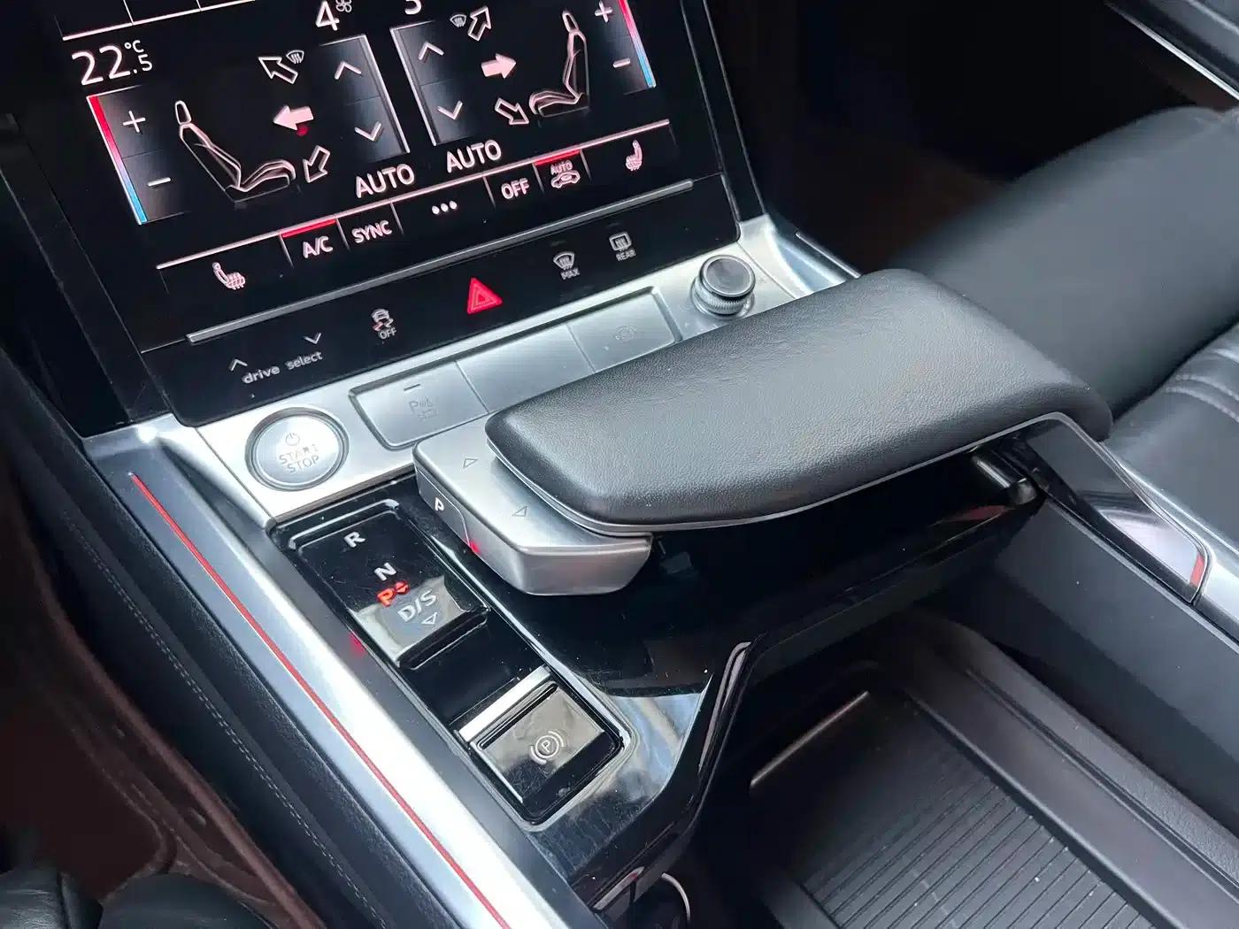 2019 Audi e-tron (imported) 55 quattro Technology Edition — миниатюра 11