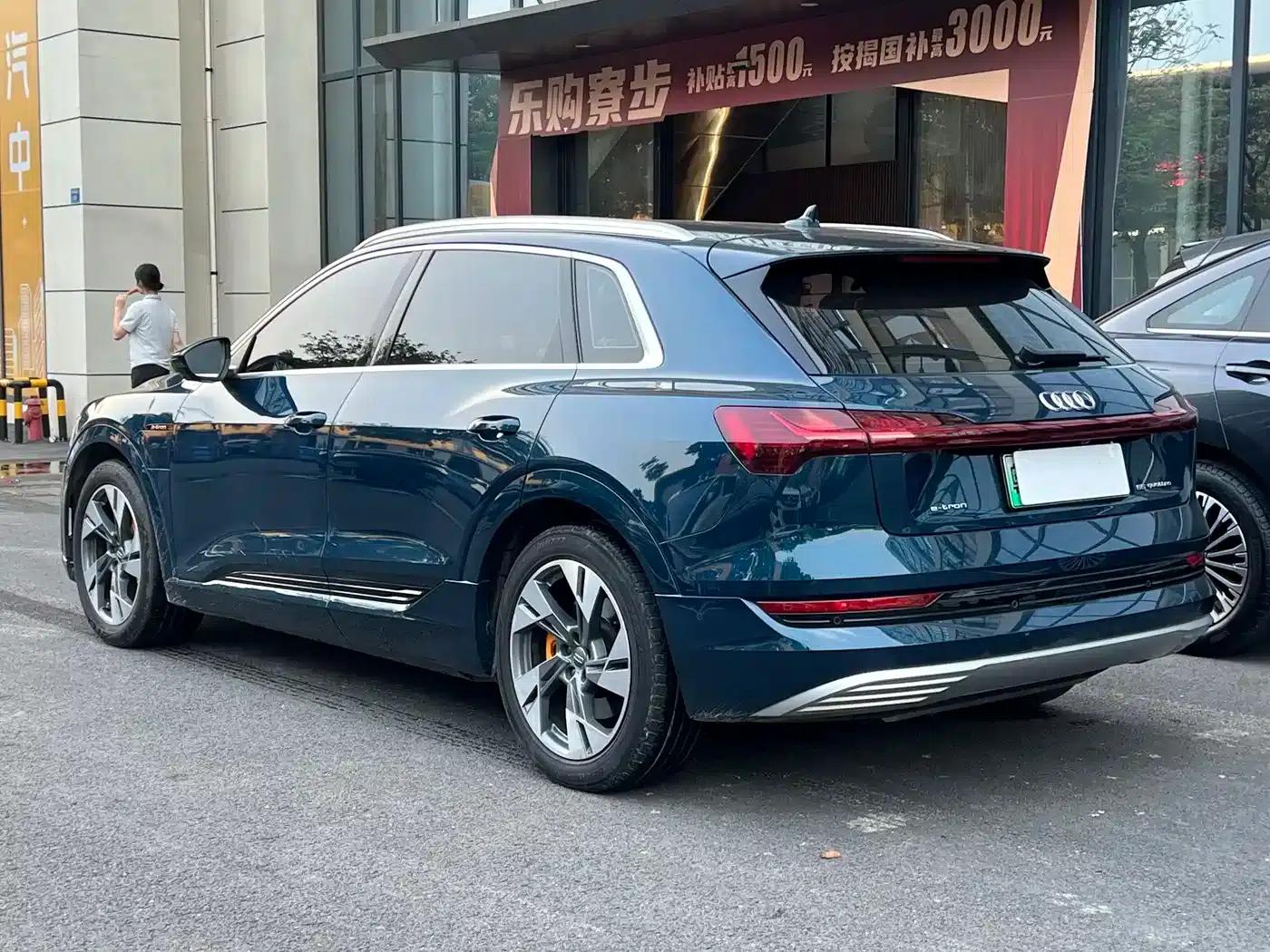 2019 Audi e-tron (imported) 55 quattro Technology Edition — миниатюра 4