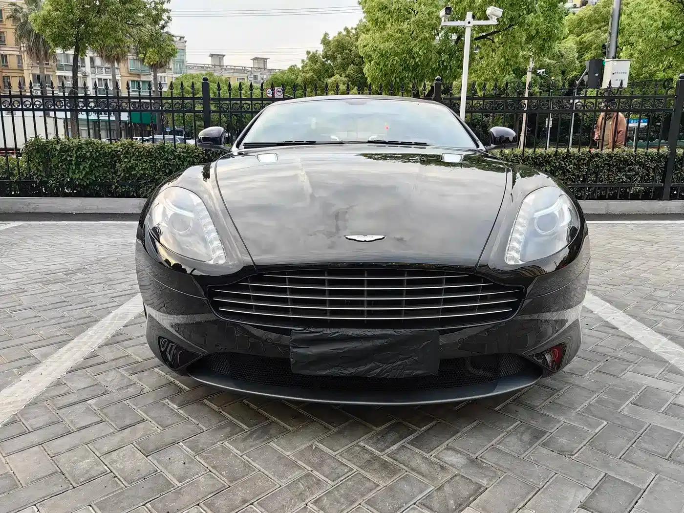 Aston Martin DB9 2013 6.0L Coupe — миниатюра 1