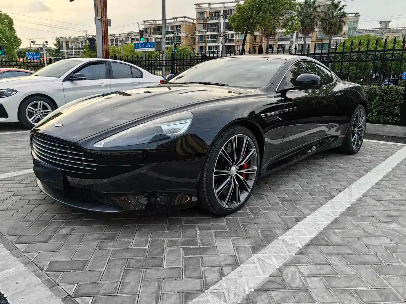 Aston Martin DB9 2013 6.0L Coupe — миниатюра 3