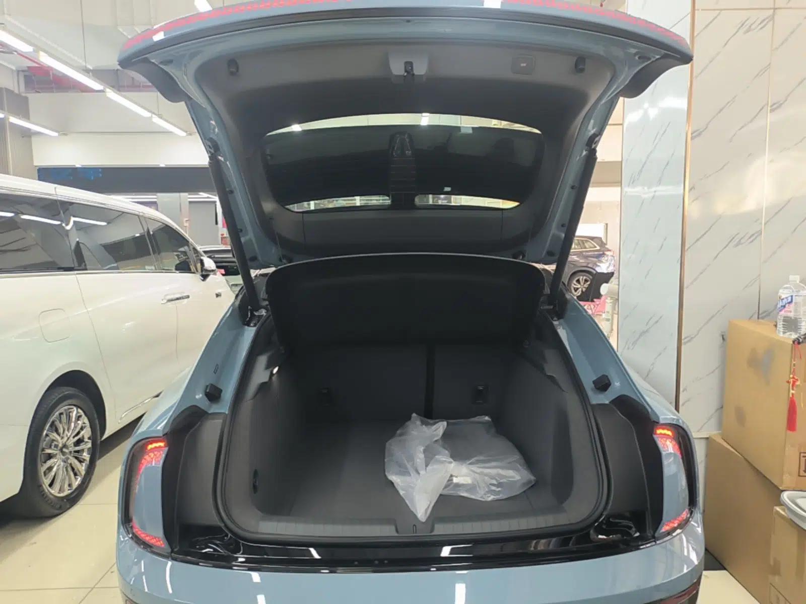 Audi E5 Sportback 2026 Pioneer Model — миниатюра 22