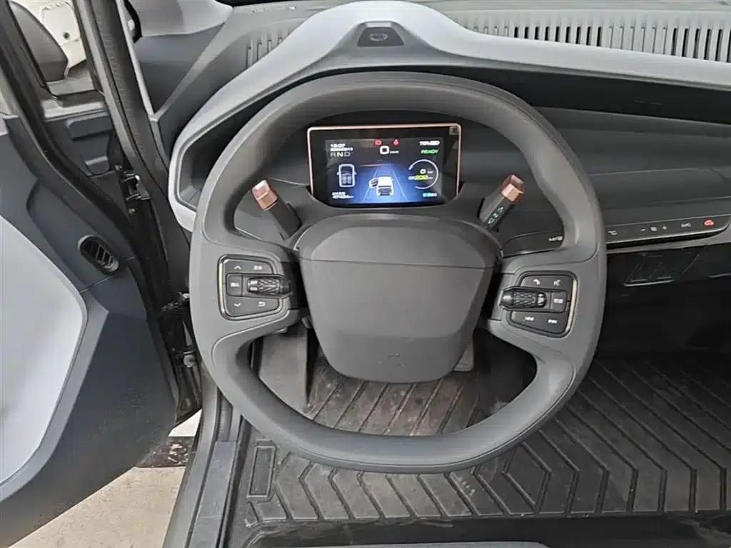 Baojun E200 2020 Model 305KM Smart Edition — миниатюра 11
