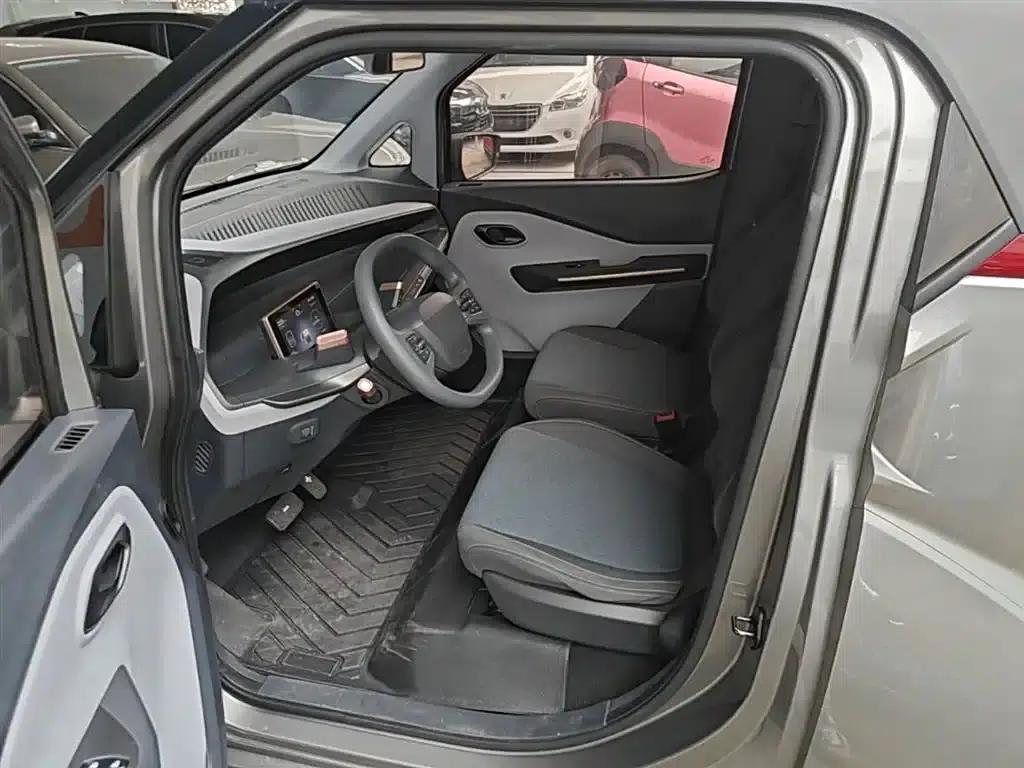 Baojun E200 2020 Model 305KM Smart Edition — миниатюра 17