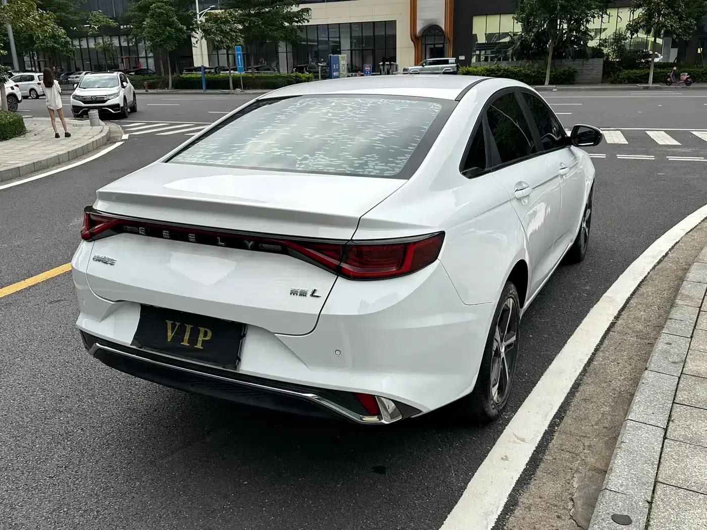 Geely Emgrand L 2022 1.4T CVT Flagship Edition — миниатюра 17