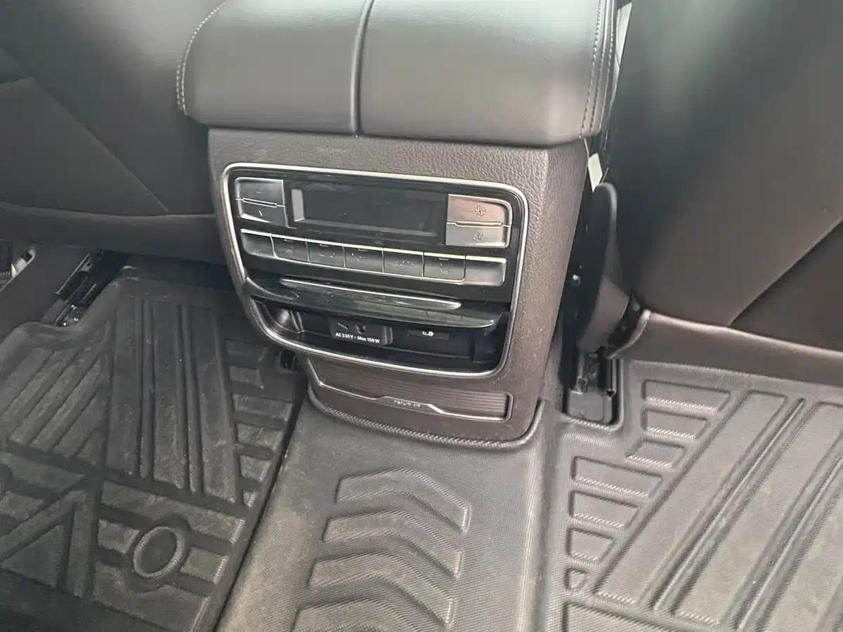 Roewe RX8 2018 30T AWD Flagship Edition — миниатюра 13