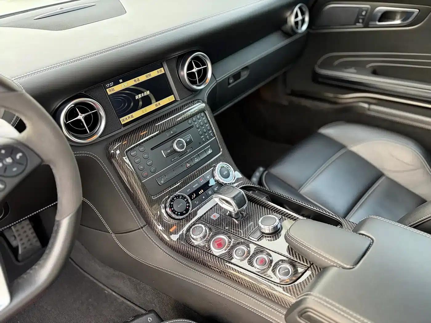 2011 Mercedes-Benz SLS AMG — миниатюра 11