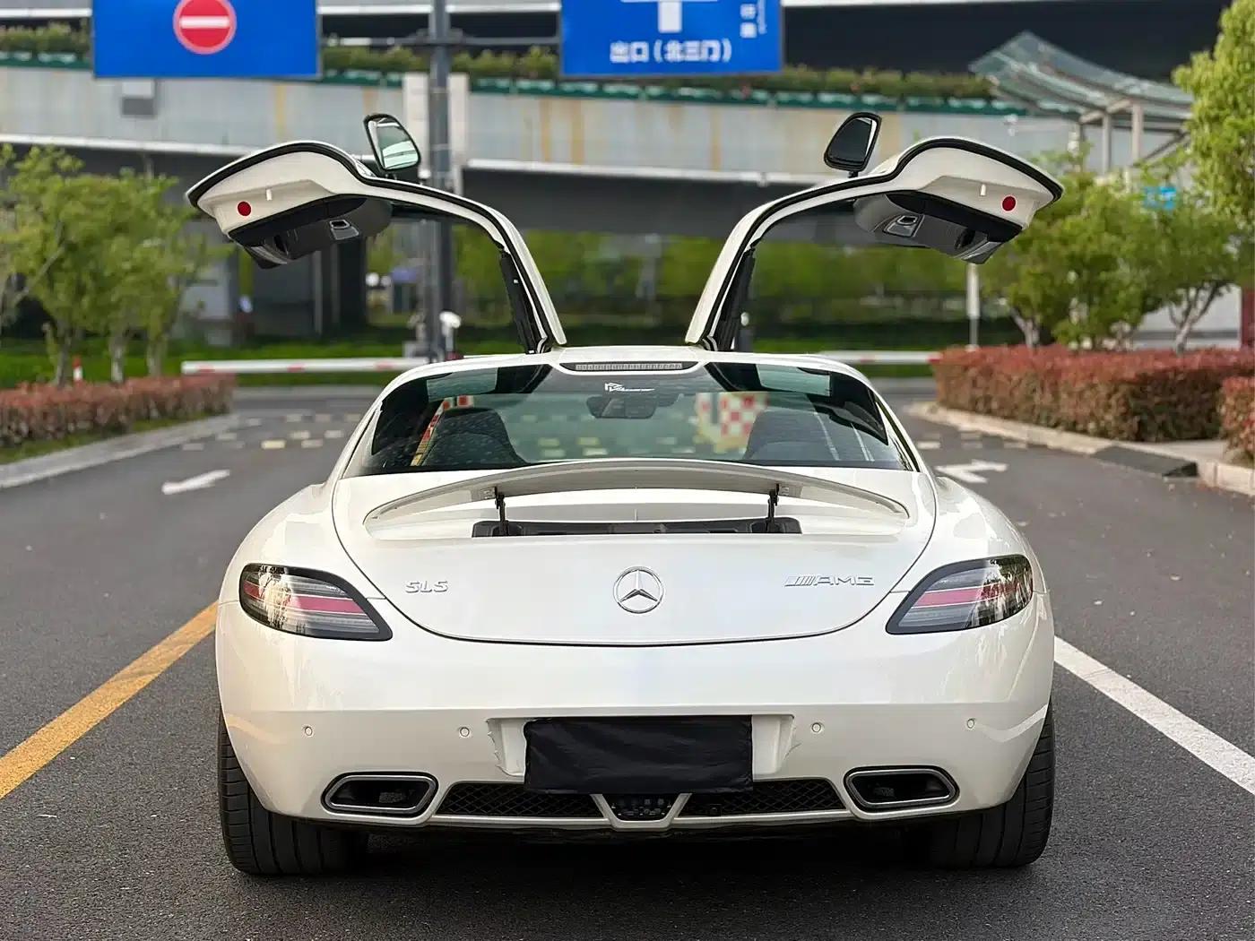 2011 Mercedes-Benz SLS AMG — миниатюра 4