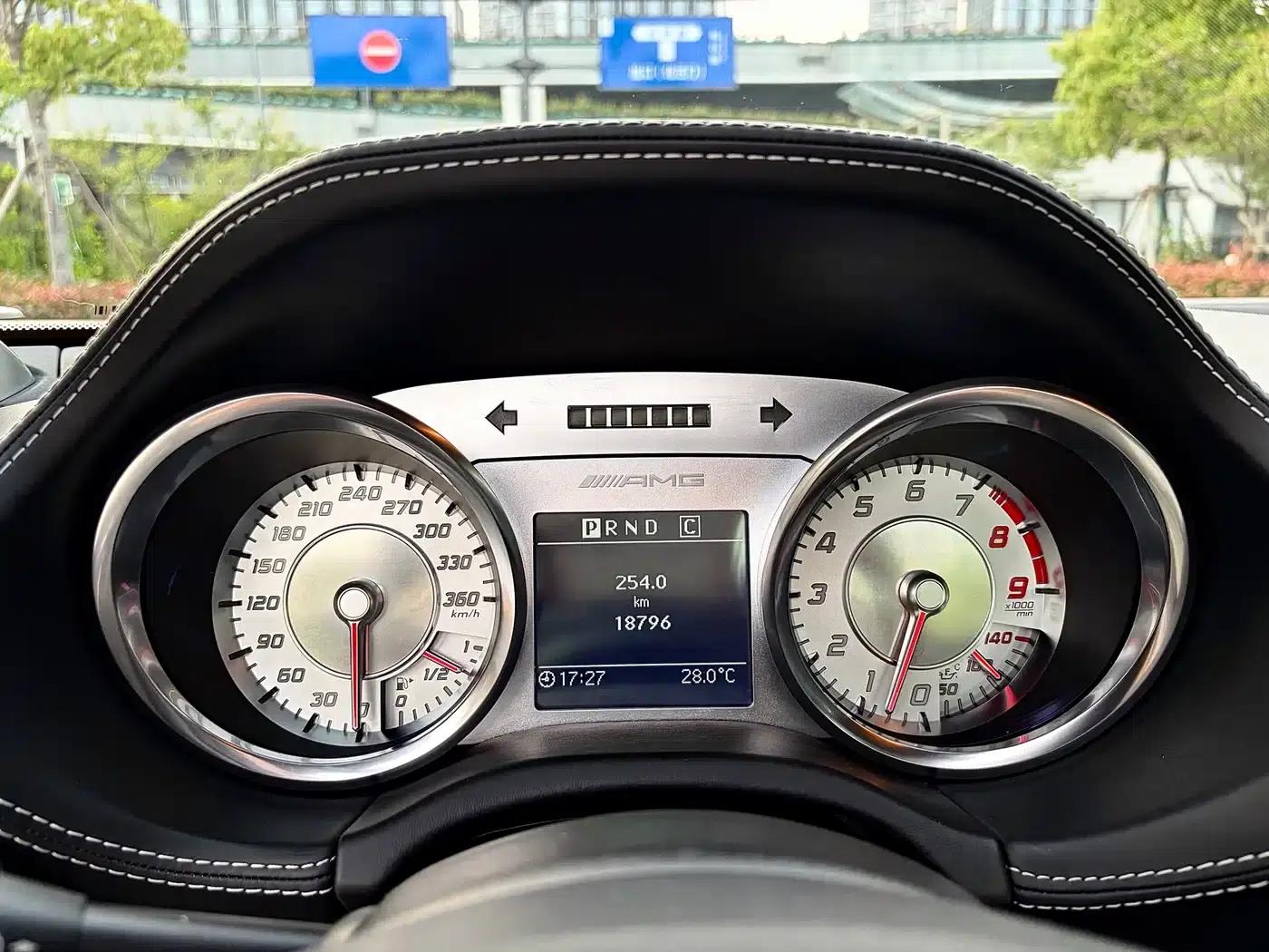 2011 Mercedes-Benz SLS AMG — миниатюра 10