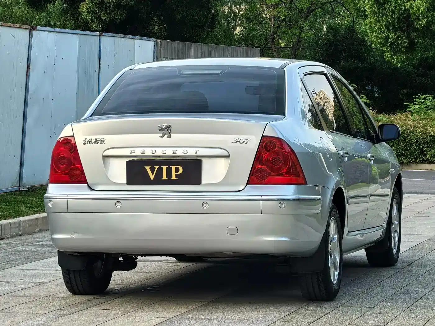 Peugeot 307 2010 Sedan 1.6L Automatic Luxury Edition — миниатюра 6