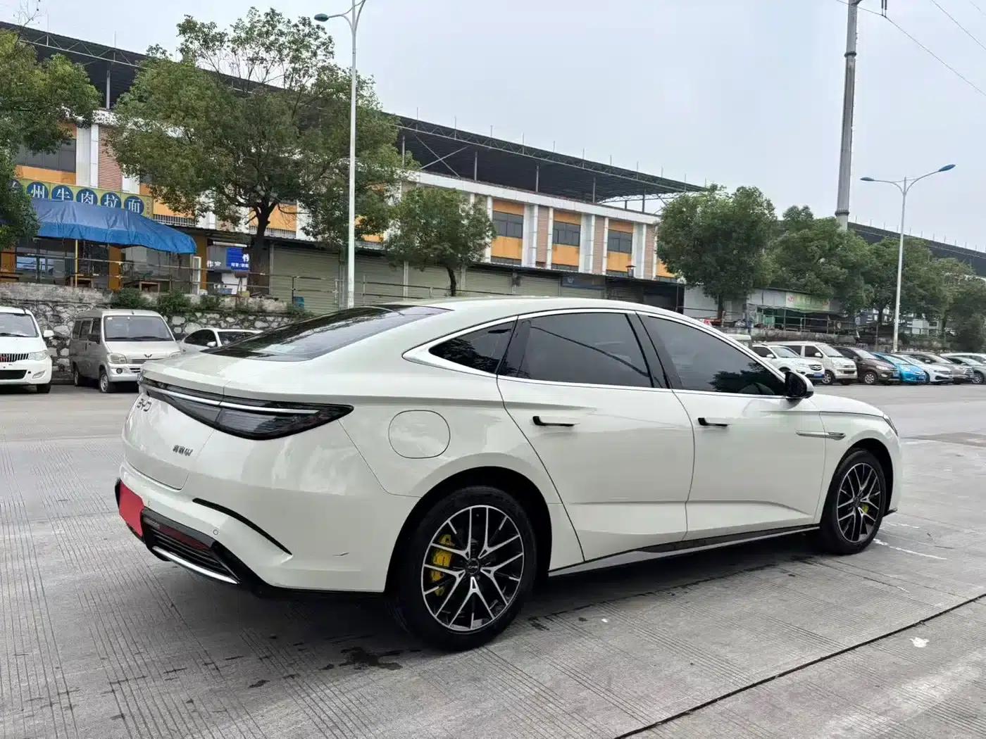 Seal 07 DM-i 2025 Model DM-i 1.5L 125km Elite — миниатюра 7