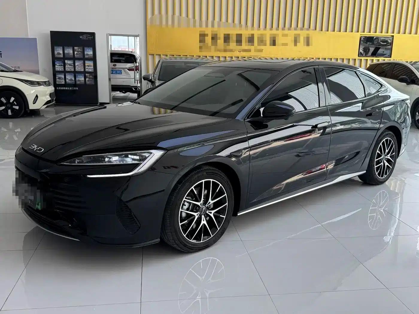 Seal 07 DM-i 2025 Intelligent Driving Edition DM-i 1.5L 125km Luxury Model — миниатюра 1