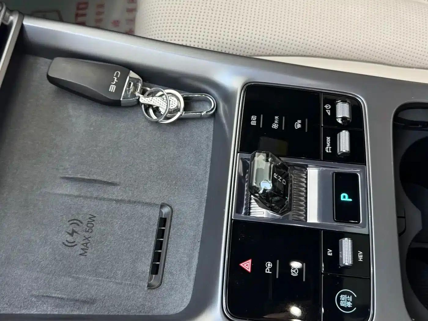 Seal 07 DM-i 2025 Intelligent Driving Edition DM-i 1.5L 125km Luxury Model — миниатюра 5