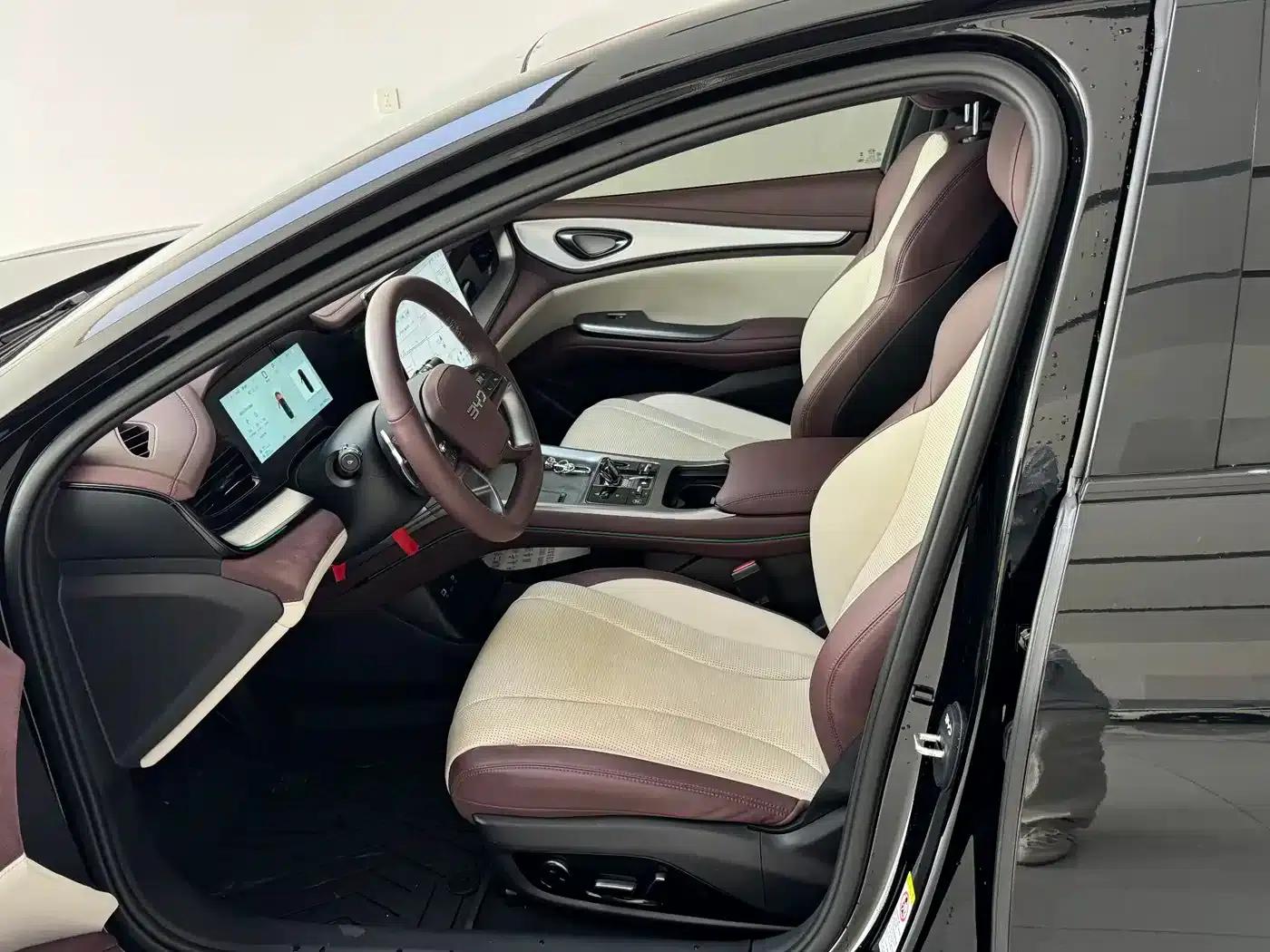 Seal 07 DM-i 2025 Intelligent Driving Edition DM-i 1.5L 125km Luxury Model — миниатюра 10