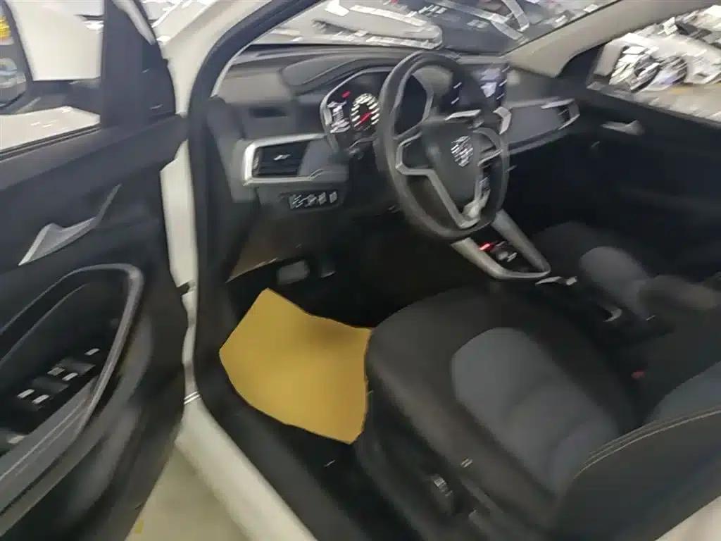 Baojun 530 2018 1.8L Automatic Elite (National V Emission Standard) — миниатюра 16
