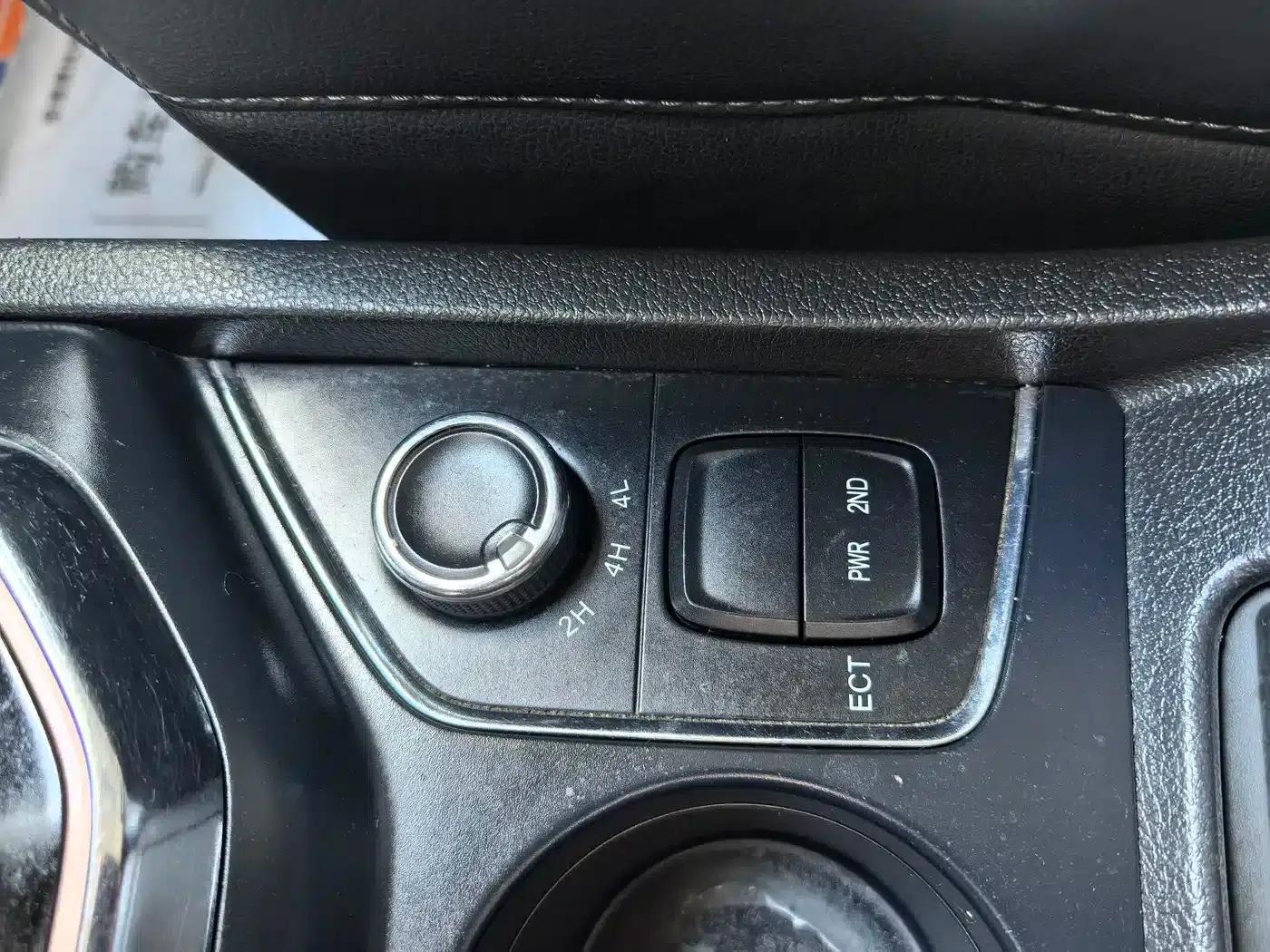 Beijing BJ80 2016 2.3T Automatic Premium Edition — миниатюра 17