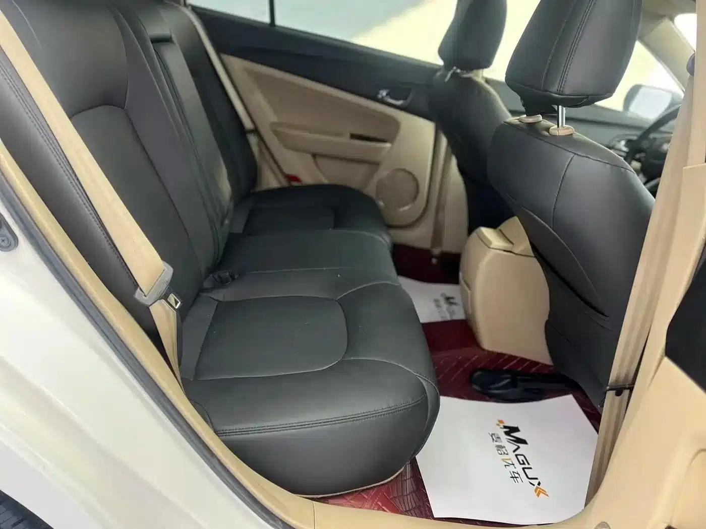 Besturn B50 2013 1.6L Manual Premium Edition — миниатюра 11