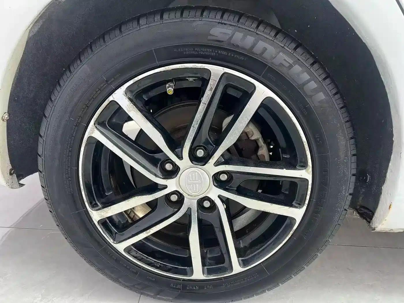 Besturn B50 2013 1.6L Manual Premium Edition — миниатюра 16