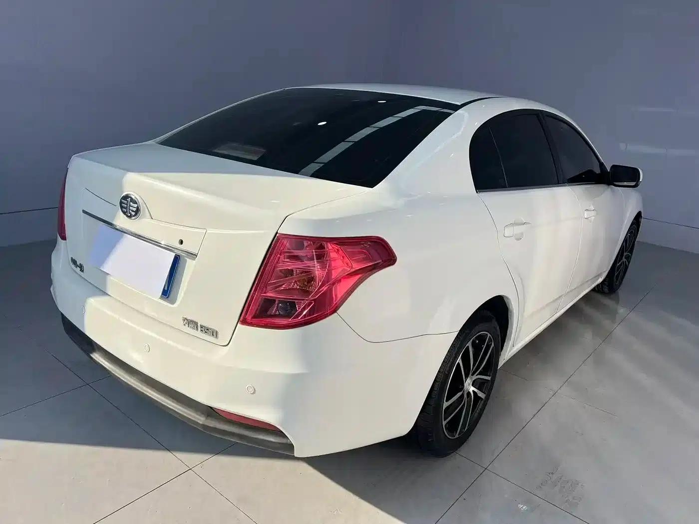 Besturn B50 2013 1.6L Manual Premium Edition — миниатюра 5