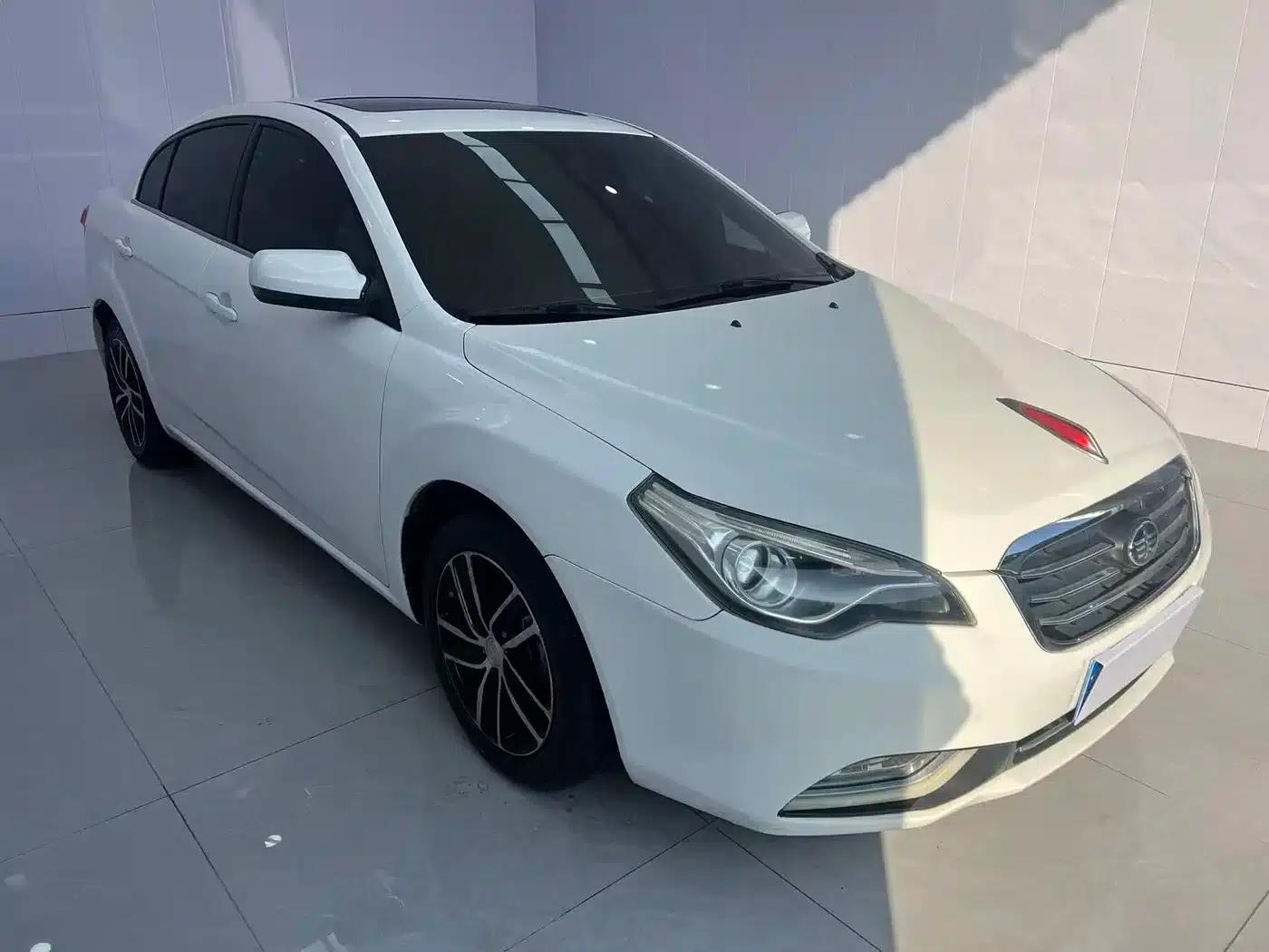 Besturn B50 2013 1.6L Manual Premium Edition — миниатюра 6