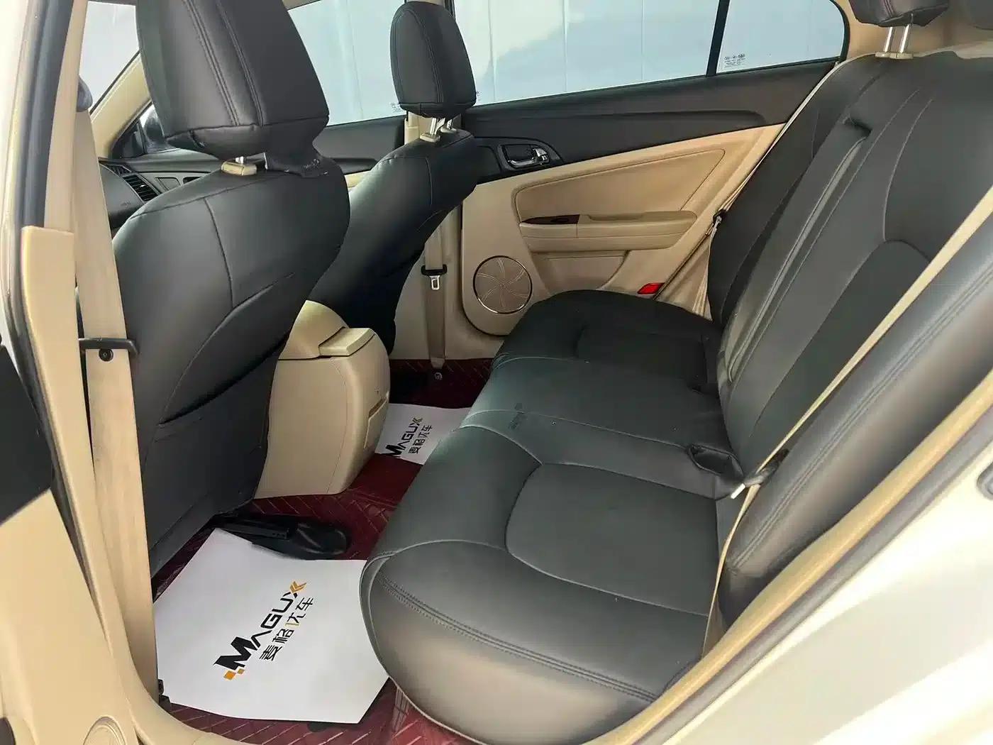 Besturn B50 2013 1.6L Manual Premium Edition — миниатюра 8