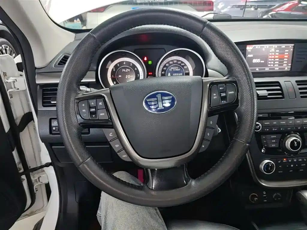 Besturn X80 2016 2.0L Automatic Luxury Edition — миниатюра 11