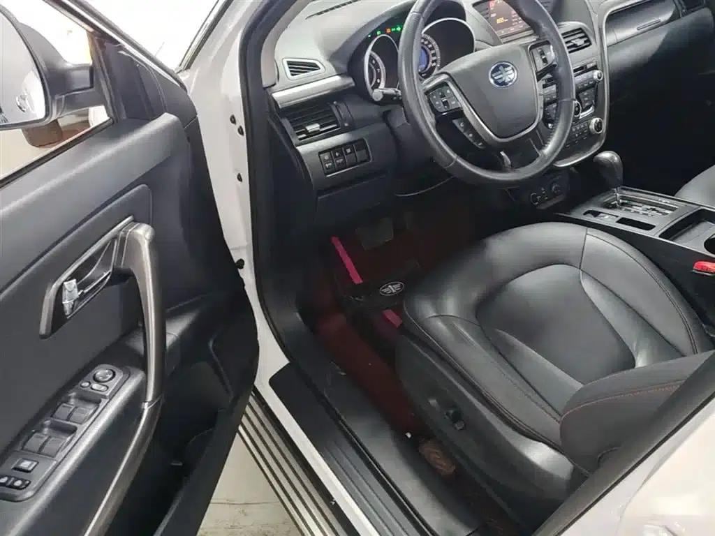 Besturn X80 2016 2.0L Automatic Luxury Edition — миниатюра 16