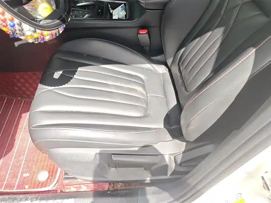 Bestune T55 2023 1.5T Automatic Leap Forward Edition — миниатюра 9