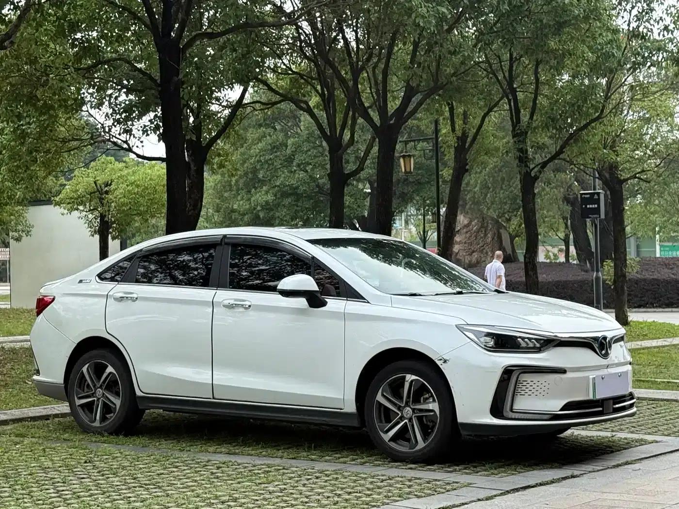 Beijing EU5 2019 R500 Smart Wind Edition — миниатюра 3