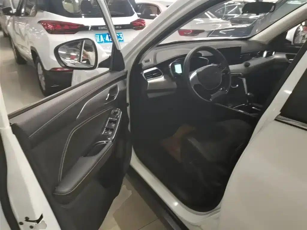 Beijing X3 2019 1.5T Manual Glory Edition — миниатюра 16