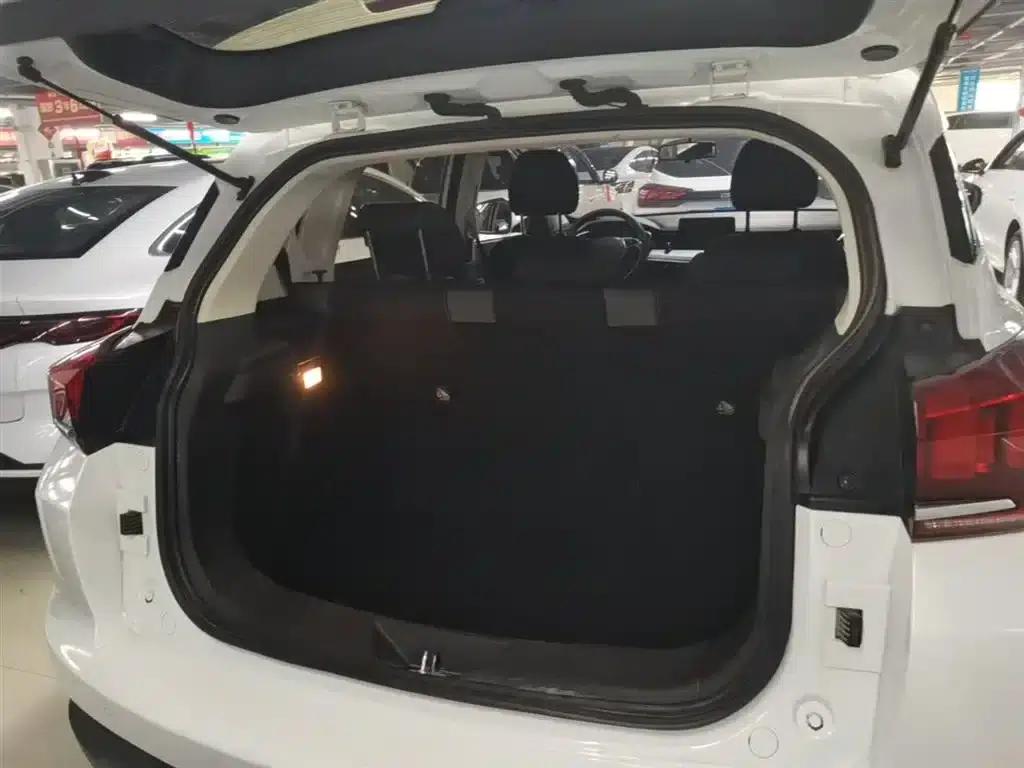 Beijing X3 2019 1.5T Manual Glory Edition — миниатюра 19