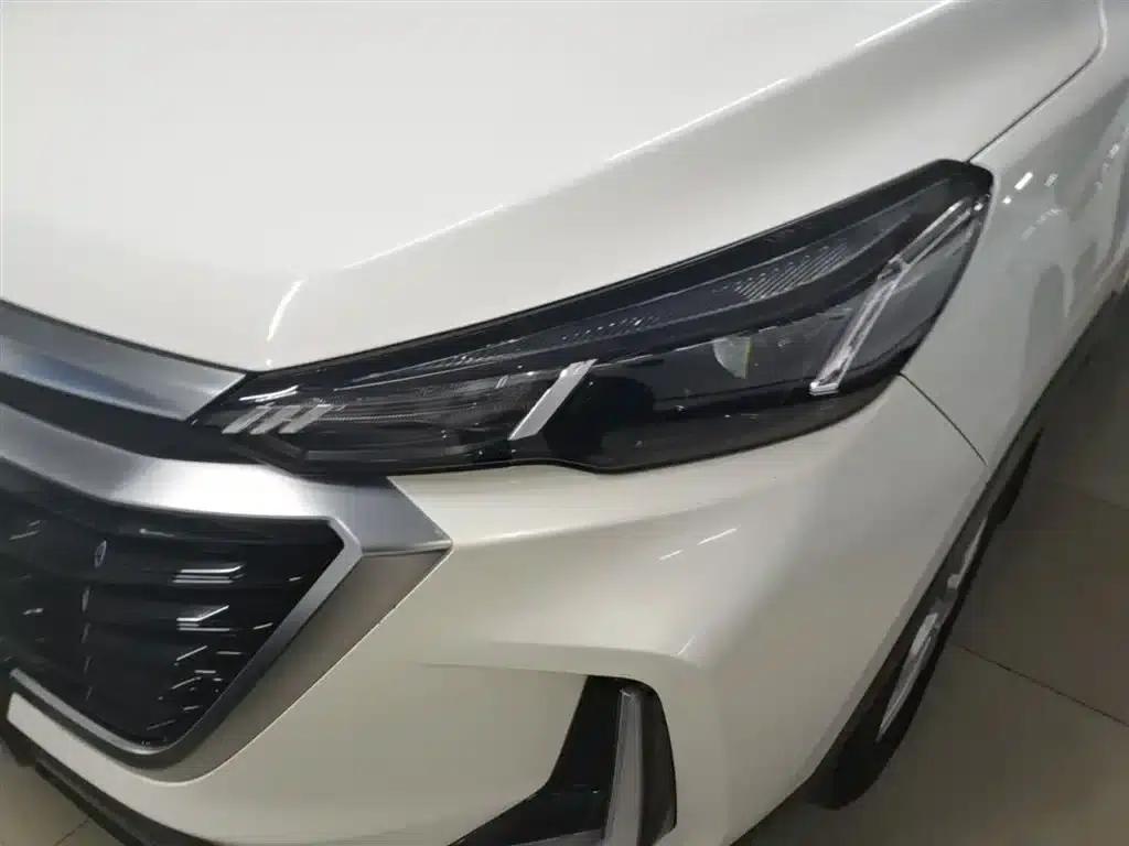 Beijing X3 2019 1.5T Manual Glory Edition — миниатюра 24