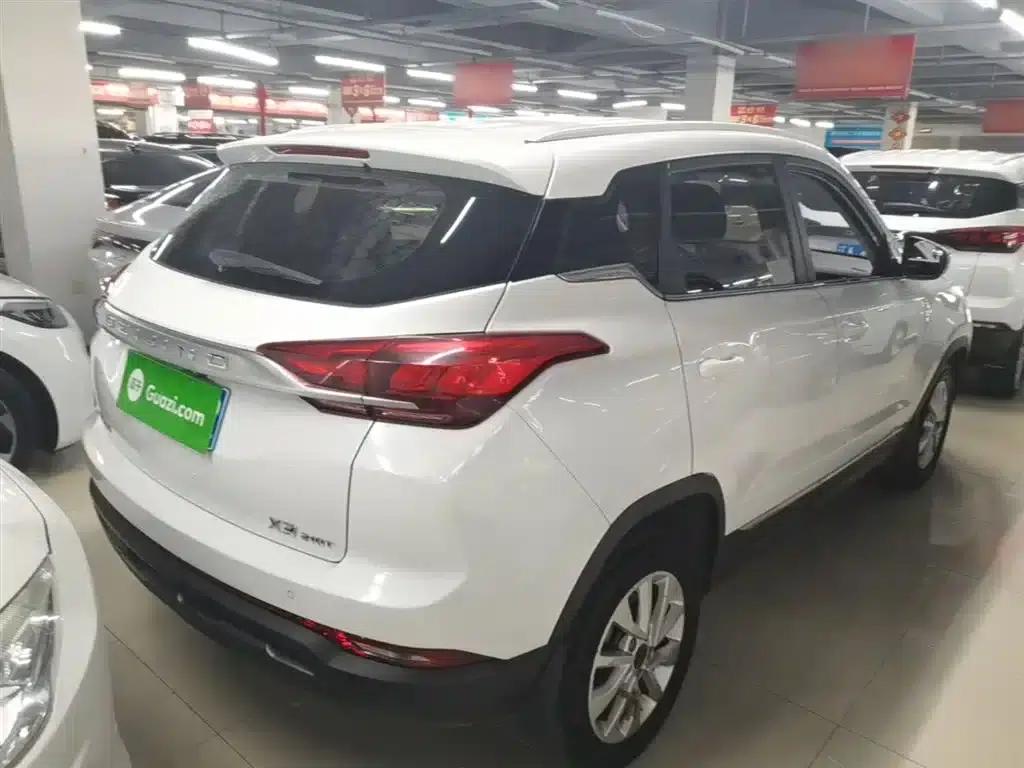 Beijing X3 2019 1.5T Manual Glory Edition — миниатюра 7