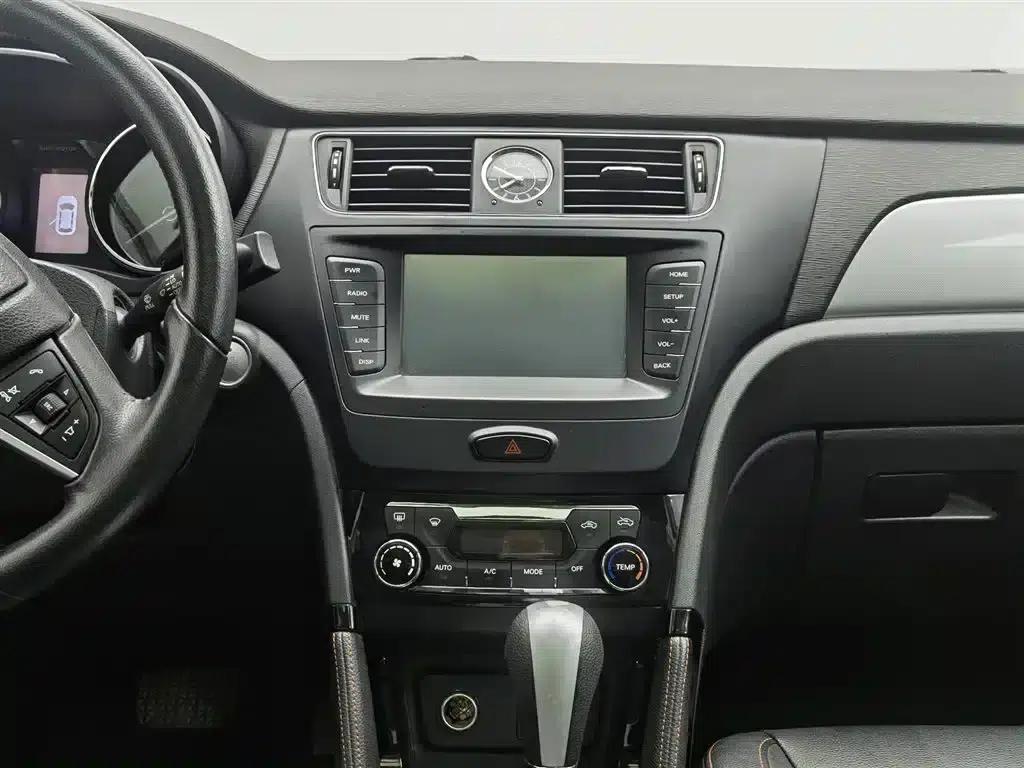 Senova X55 2016 1.5T CVT Elite Edition — миниатюра 12