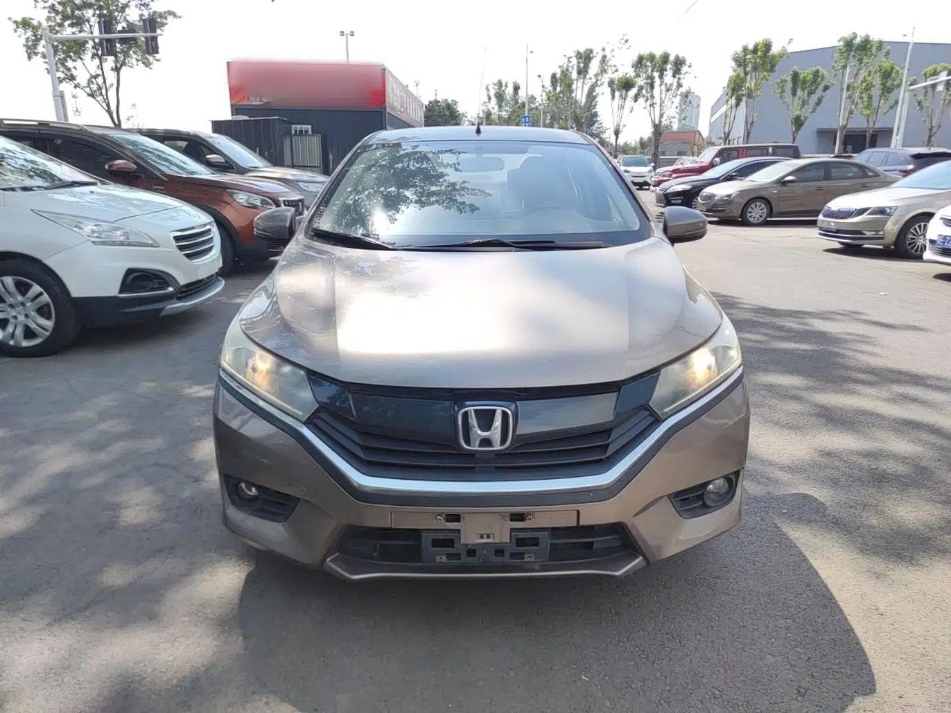 Honda Greiz 2016 1.5L CVT Classic Edition — миниатюра 2