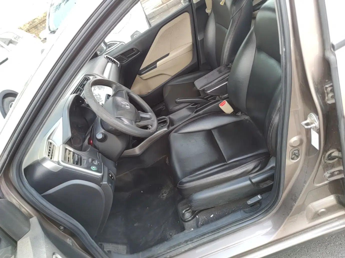 Honda Greiz 2016 1.5L CVT Classic Edition — миниатюра 18