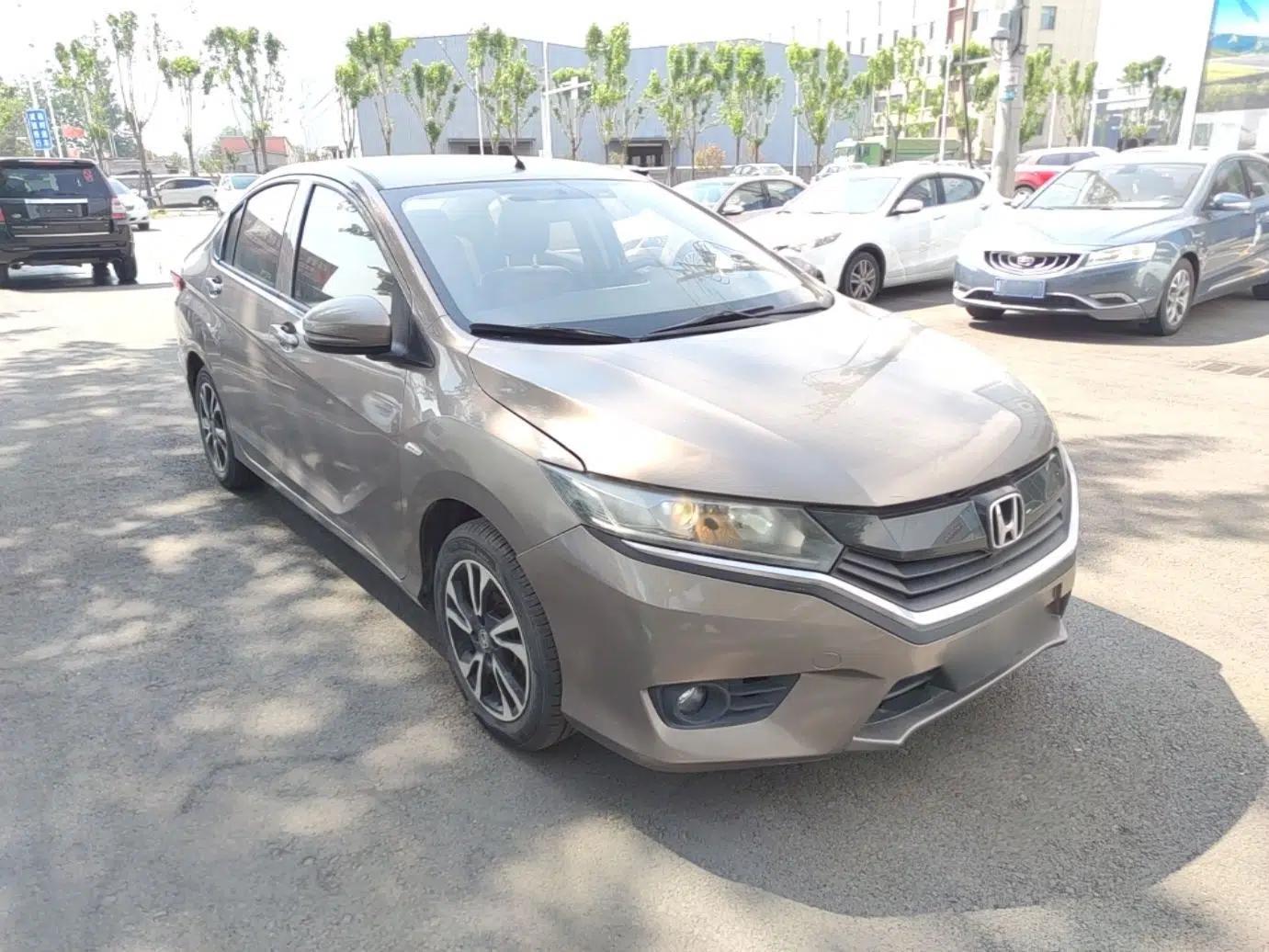 Honda Greiz 2016 1.5L CVT Classic Edition — миниатюра 3