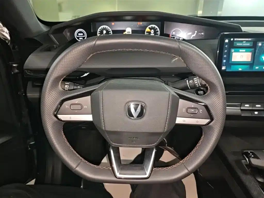 Changan UNI-V Smart Electric iDD 2023 Model, Smart Electric iDD 1.5T, 113km/h Smart Fun Edition — миниатюра 11