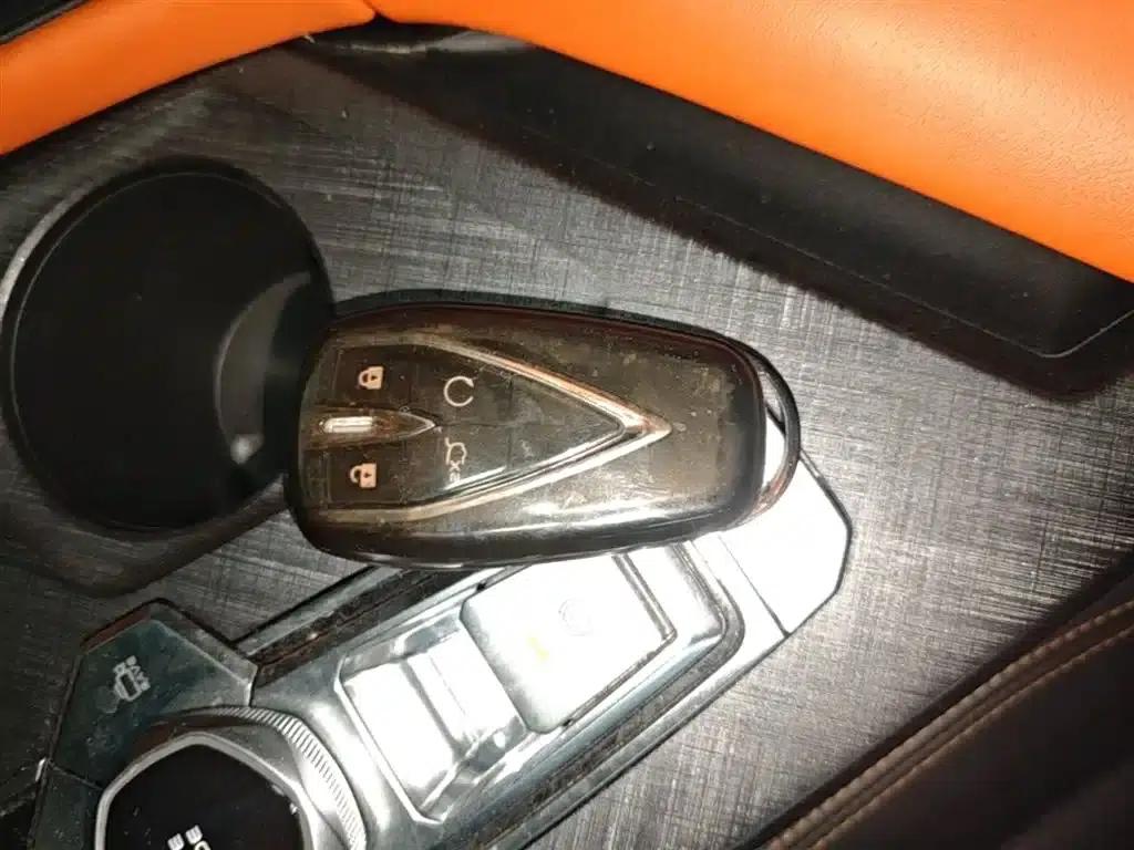 Changan UNI-V Smart Electric iDD 2023 Model, Smart Electric iDD 1.5T, 113km/h Smart Fun Edition — миниатюра 9