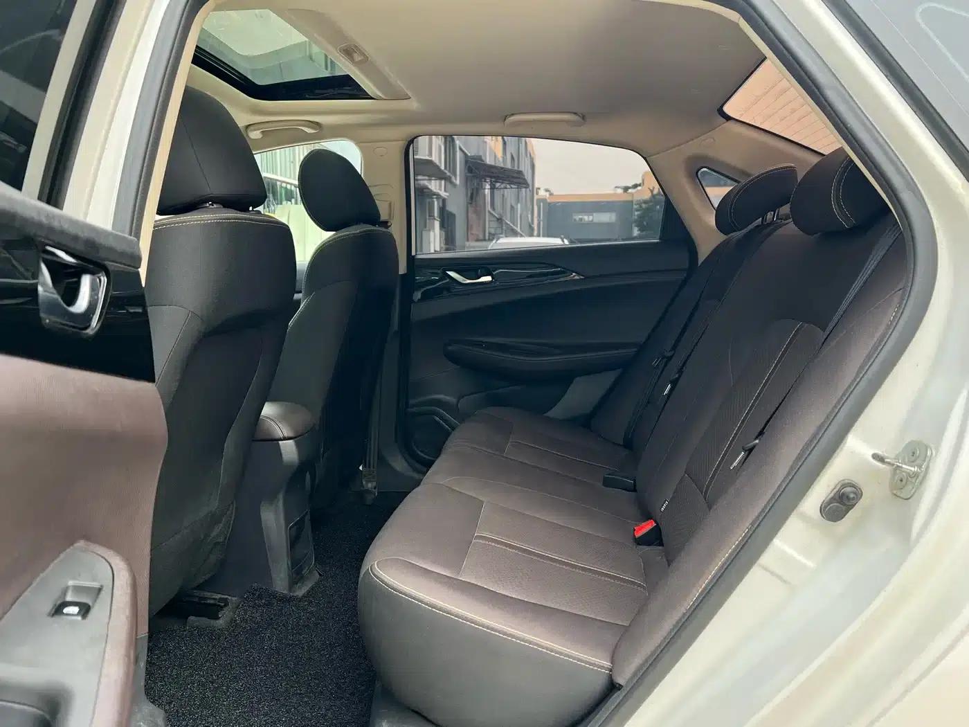 Changan Eado DT 2021 1.6L Manual Deluxe Edition — миниатюра 6
