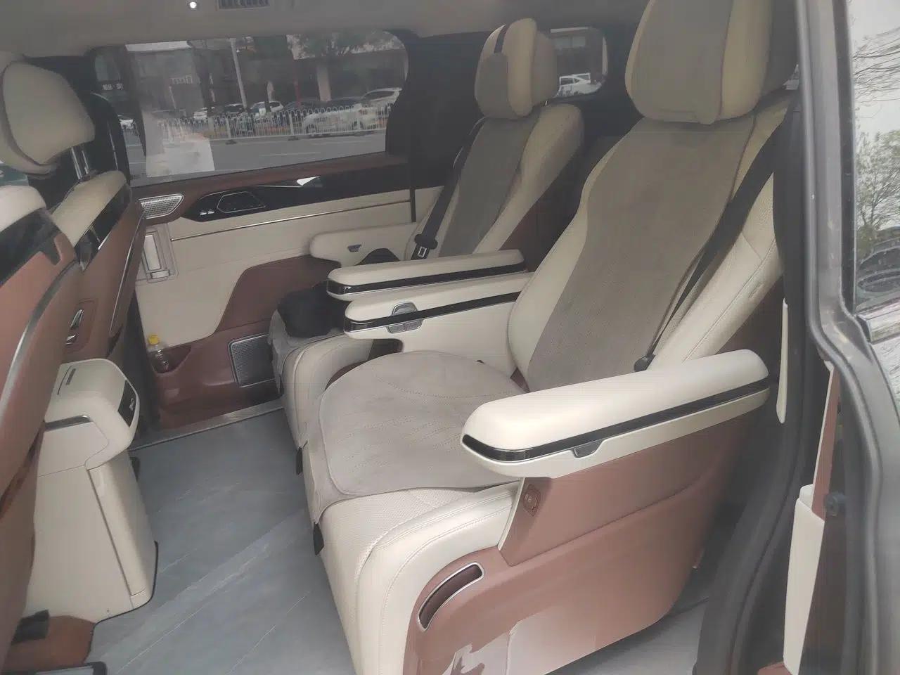 BYD Xia 2025 DM-i 1.5T 180km Beyond Edition — миниатюра 18