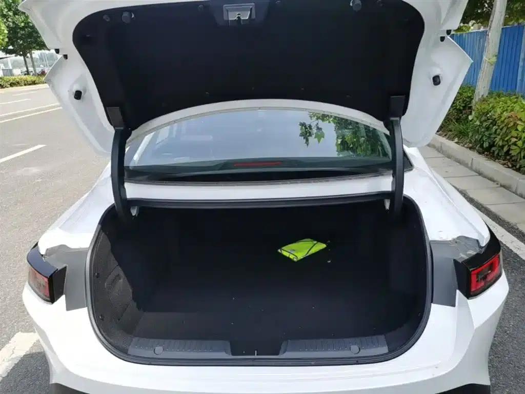 Changan Eado PHEV 2025 Smart Blue Whale 145KM Battleship Edition — миниатюра 18