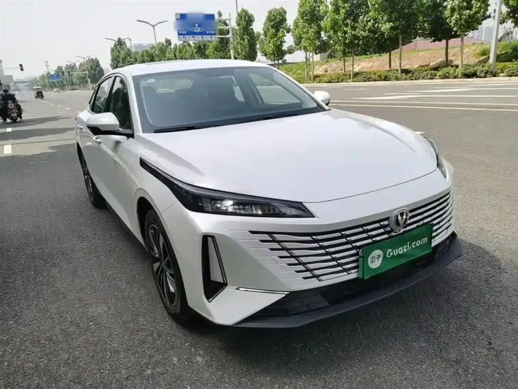 Changan Eado PHEV 2025 Smart Blue Whale 145KM Battleship Edition — миниатюра 4
