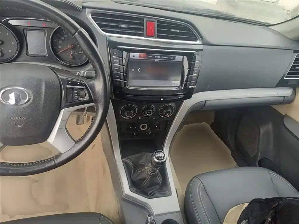 Wingle 6 2014 2.0T 2WD Navigator Model 4D20B — миниатюра 10
