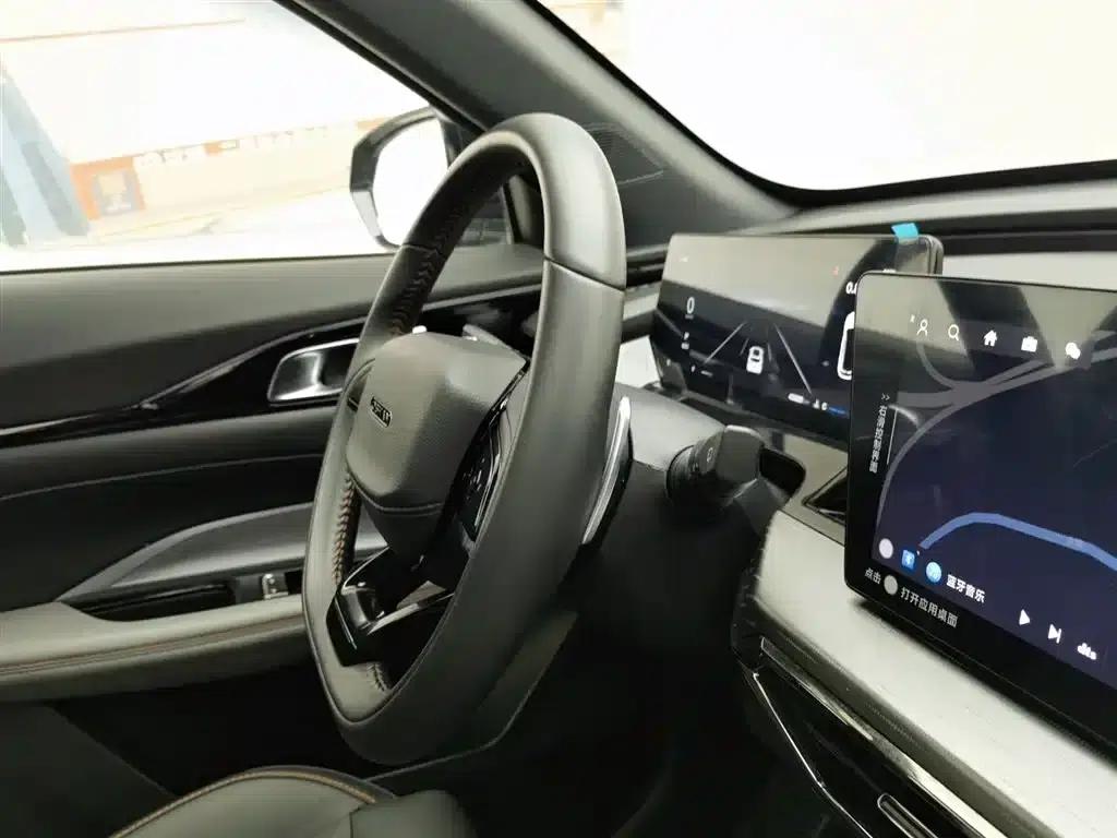 Changan Oushang Z6 2022 Blue Whale 1.5T DCT Smart City Edition — миниатюра 22