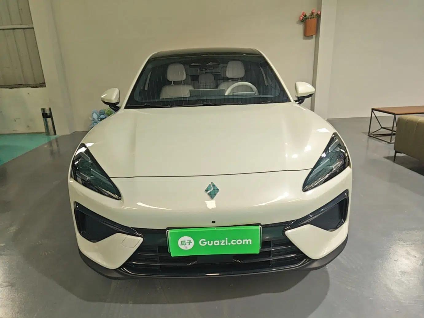 Baojun Yunhai 2024 140km Plug-in Hybrid Version — миниатюра 2