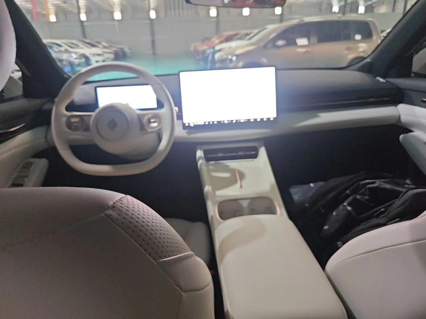 Baojun Yunhai 2024 140km Plug-in Hybrid Version — миниатюра 13